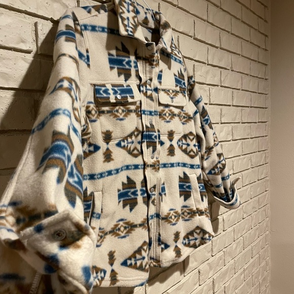 Western Fleece - Picture 3 of 7